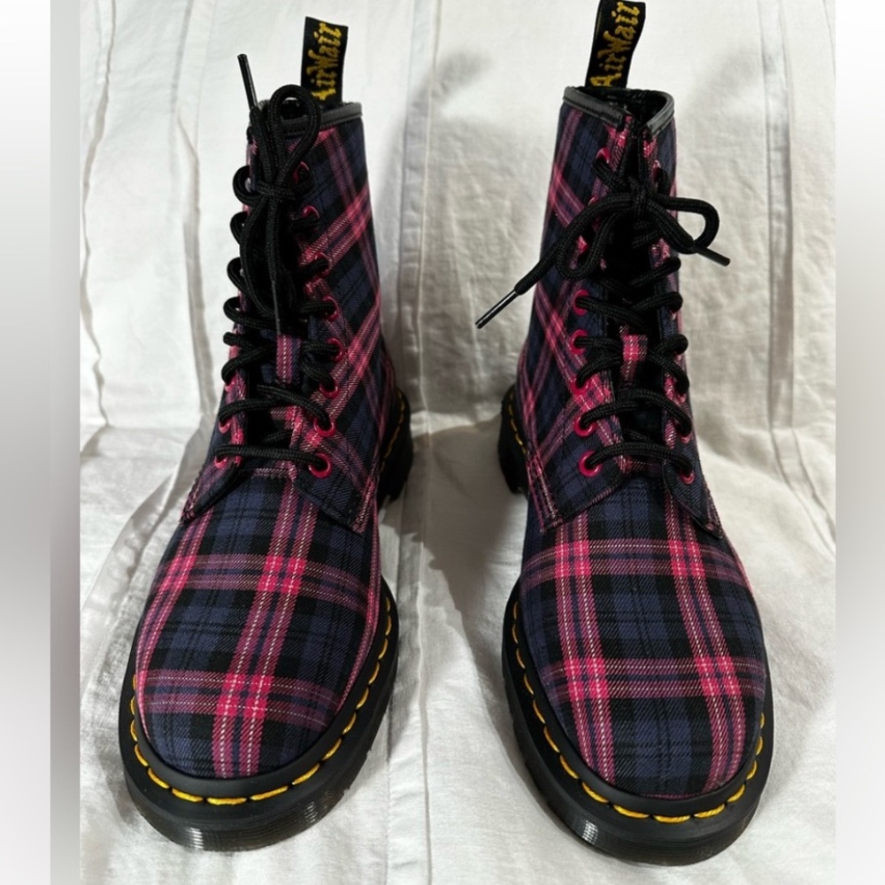 Dr. Martens Pink and Purple Plaid Lace-Up Combat Boots Docs grunge punk 🖤 - Picture 3 of 8